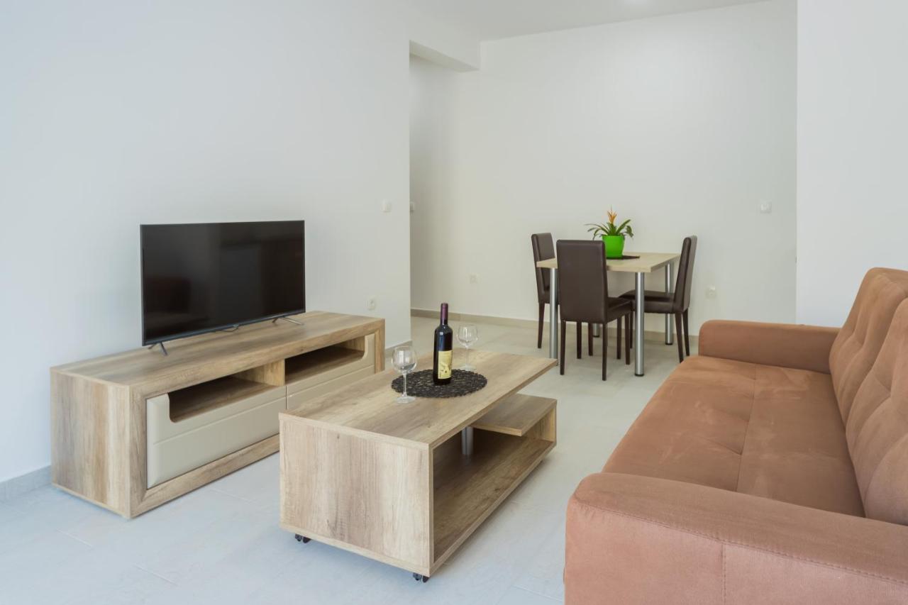 Grejm Lux Family Apartments Petrovac Zewnętrze zdjęcie
